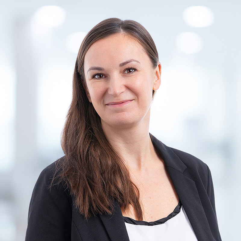 Frau Alexandra Schefert